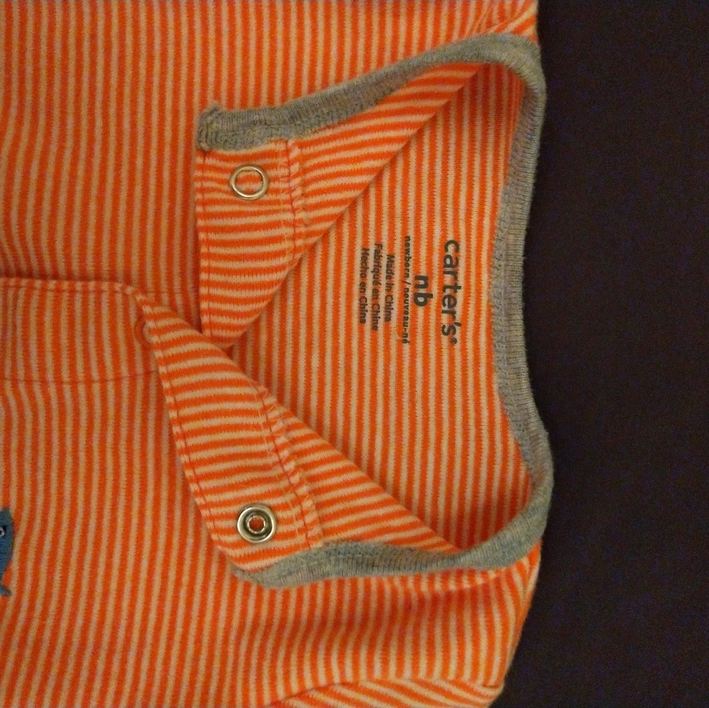 CARTERS 5 Rompers- NB - Picture 9 of 16